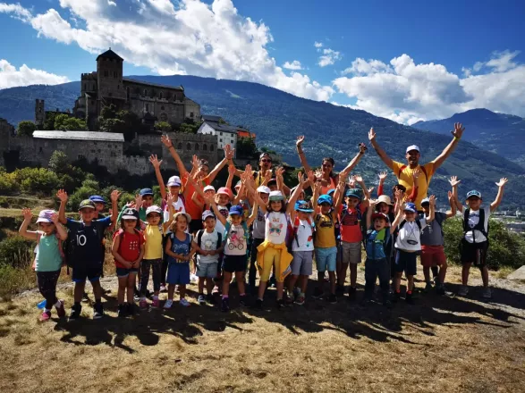 Fille avec filtre rouge