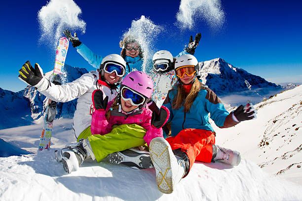 Groupe d’enfants en ski avancé sur pistes noires à Veysonnaz – Kids Trip Swiss